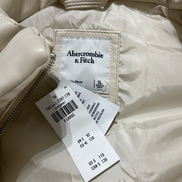 Abercrombie & Fitch NWT Vegan Leather Ladies Puffer Vest - Picture 6 of 8